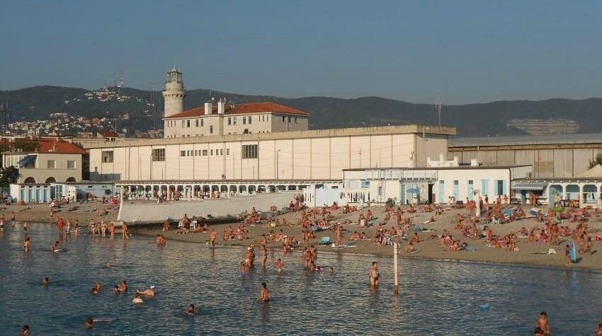 La Lanterna beach Trieszt